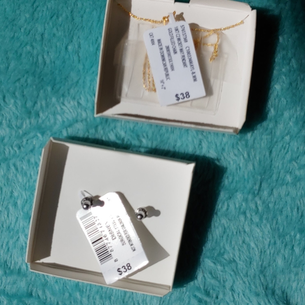 Disney set necklace and earrings - Picture 4 of 5